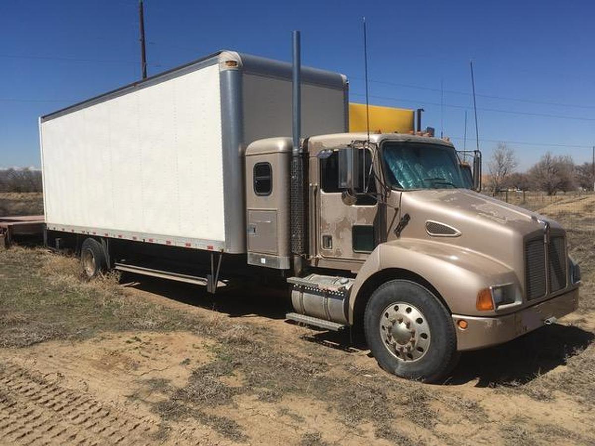 Used 2001 KENWORTH T300