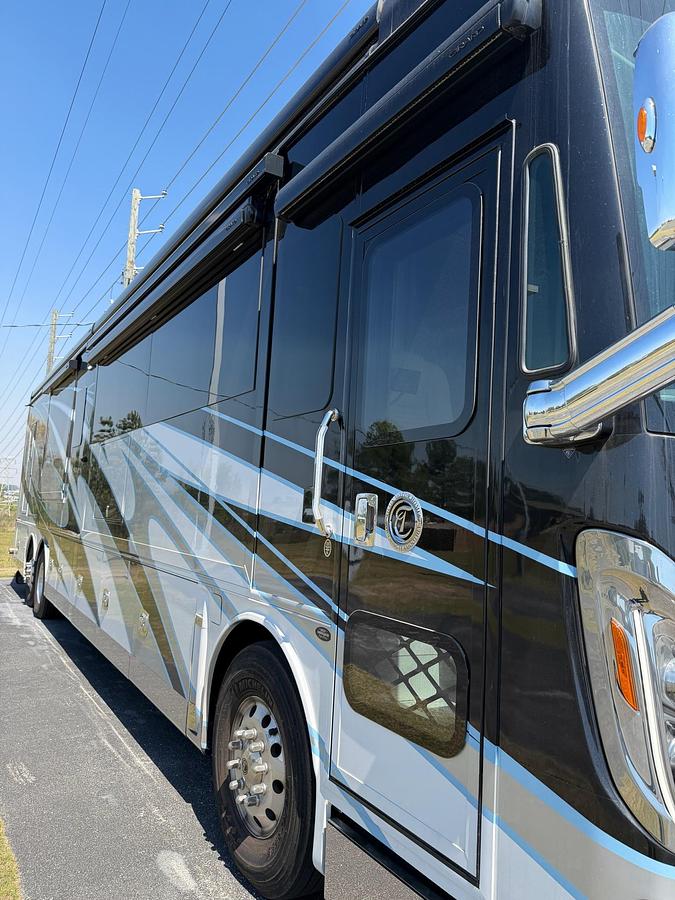 Used 2024 Tiffin Zephyr 45FZ