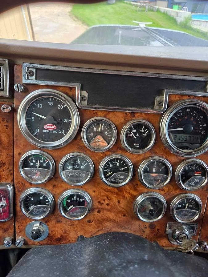 Used 2000 Peterbilt 379