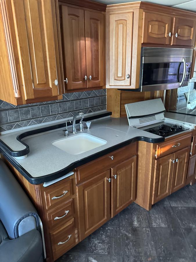 Used 2005 Newmar Essex 4505 Class A Motorhome