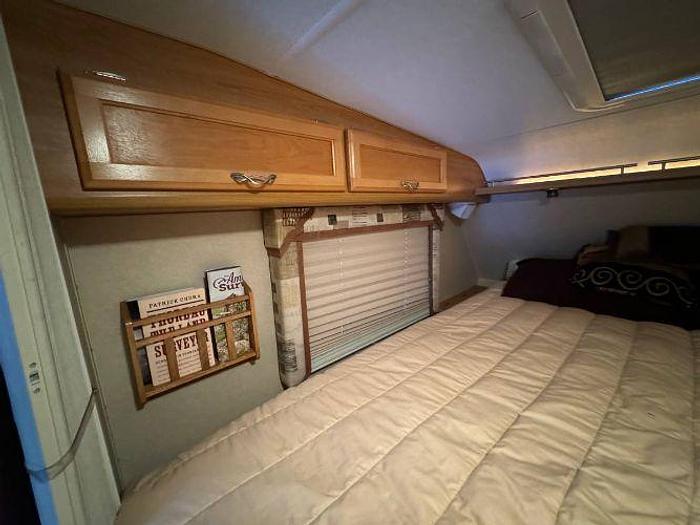 Used 2006 Lance 1181 MAX CAMPER