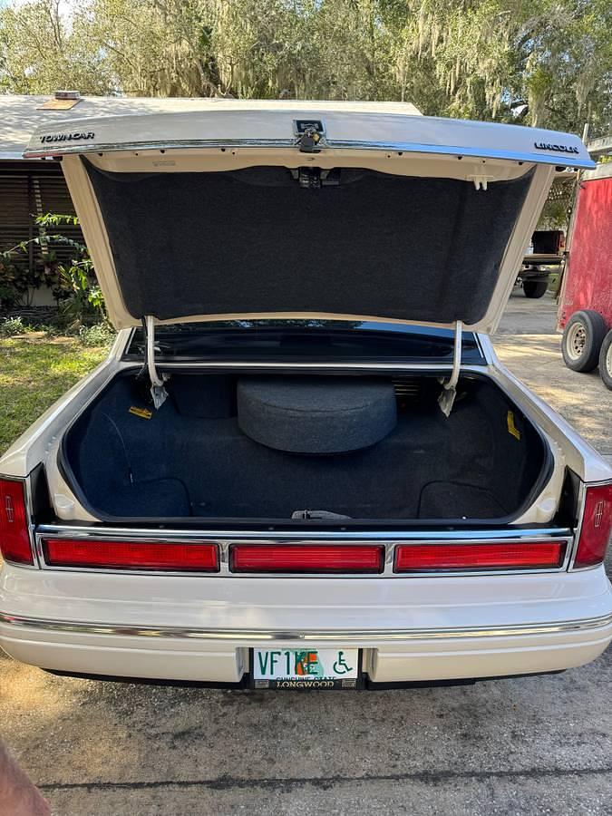 Used 1996 Lincoln Town Cartier
