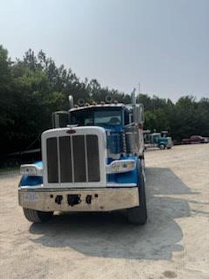 Used 2014 Peterbilt 388 Dump Truck