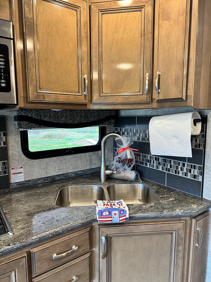 Used 2020 Thor Motor Coach Outlaw 37RB