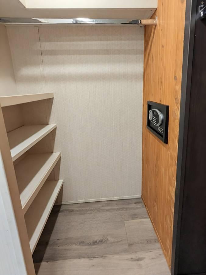 Used 2021 DRV Mobile Suites 41RKDB4