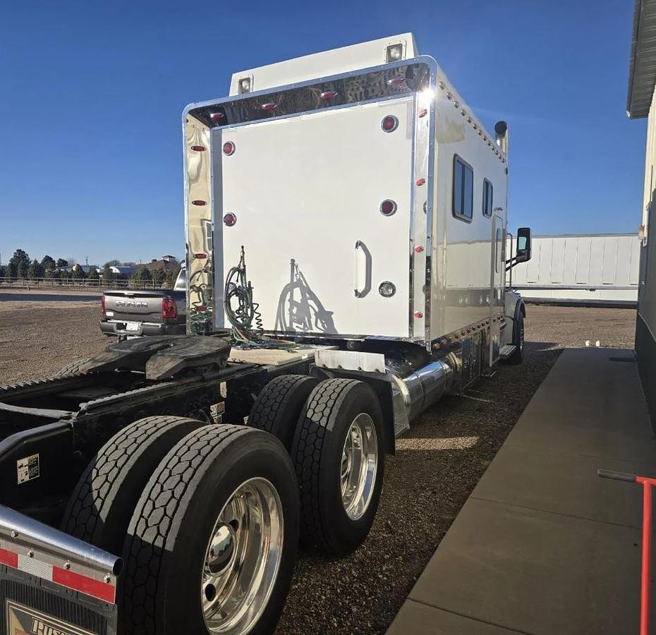 Used 2021 Peterbilt 567 Sleeper Truck