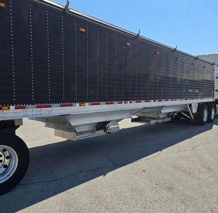 Used 2015 Wilson 43ftx96in