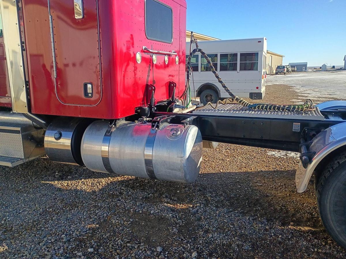 Used 2021 Peterbilt 389