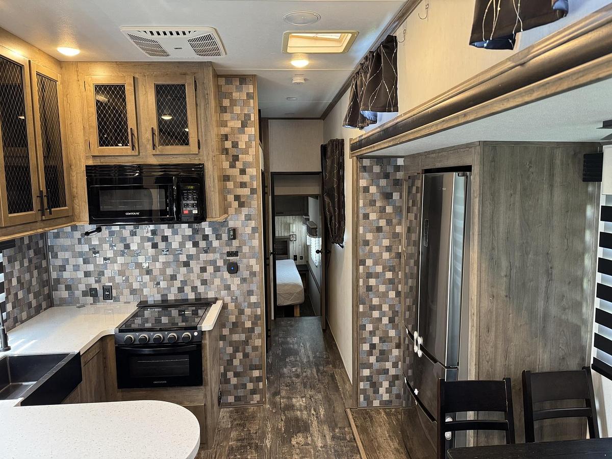 Used 2021 Forest River Sabre 37FLL