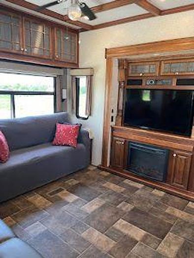 Used 2017 Heartland Bighorn 3160 Elite