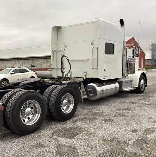 Used 2022 Peterbilt 389