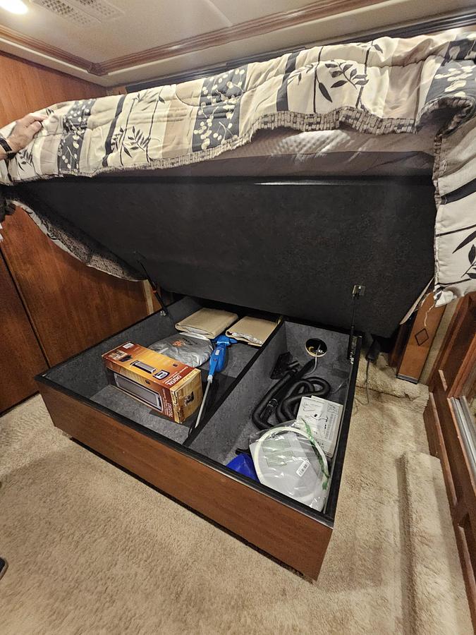 Used 2014 Fleetwood Expedition 40X