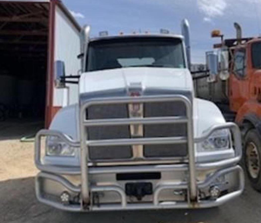 Used 2018 Kenworth T880