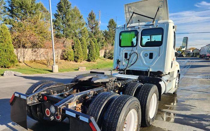 Used 2016 Freightliner Cascadia 125