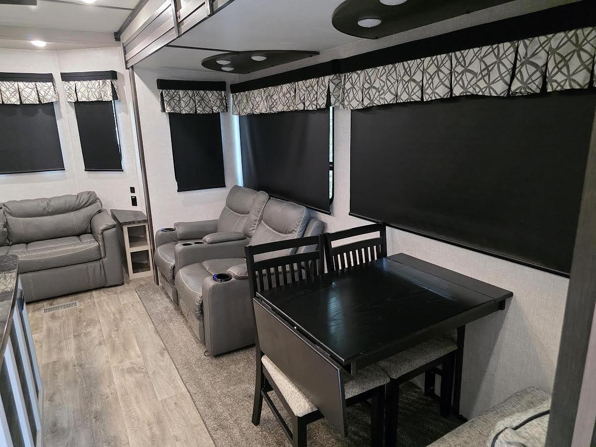 Used 2021 CrossRoads Hampton Destination 372FDB Park Model