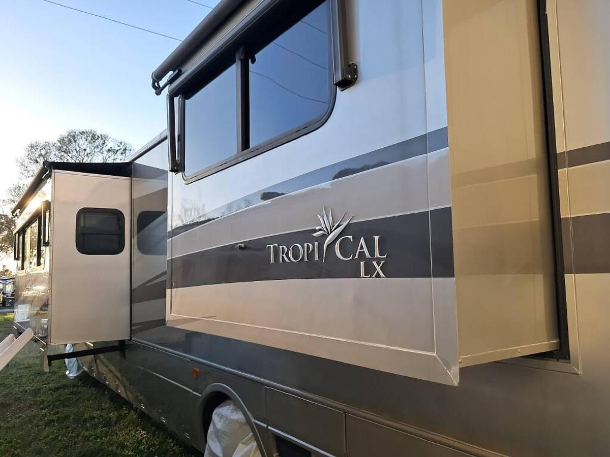 Used 2007 National TROPICAL 391LX Class A Motorhome