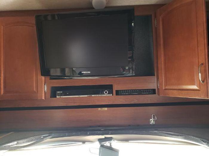 Used 2008 Fleetwood Tioga 31M