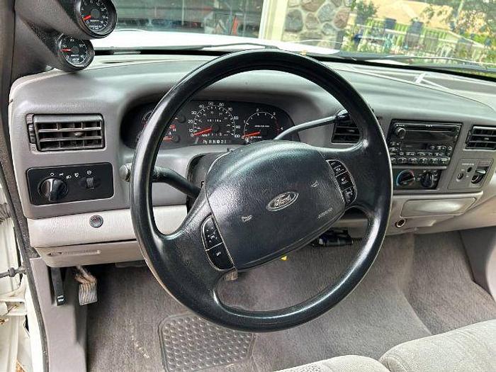 Used 2001 Ford Super Duty F-350 SRW XLT