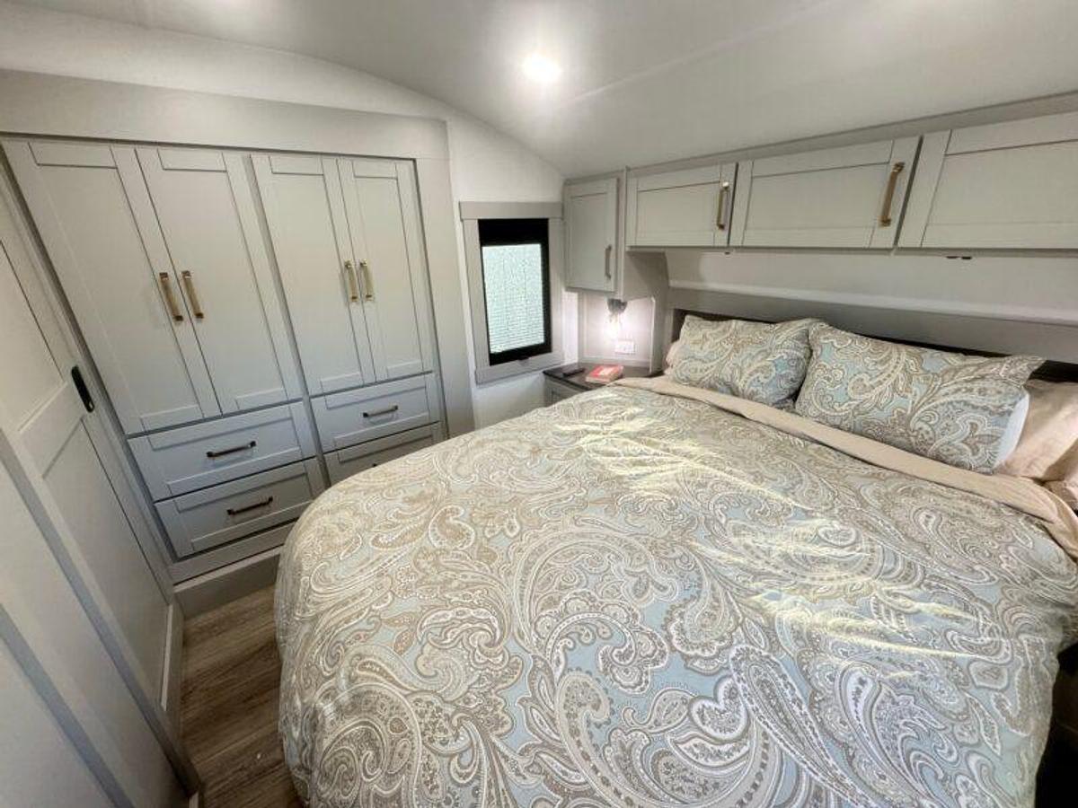 Used 2025 Brinkley Z2900 Fifth Wheel