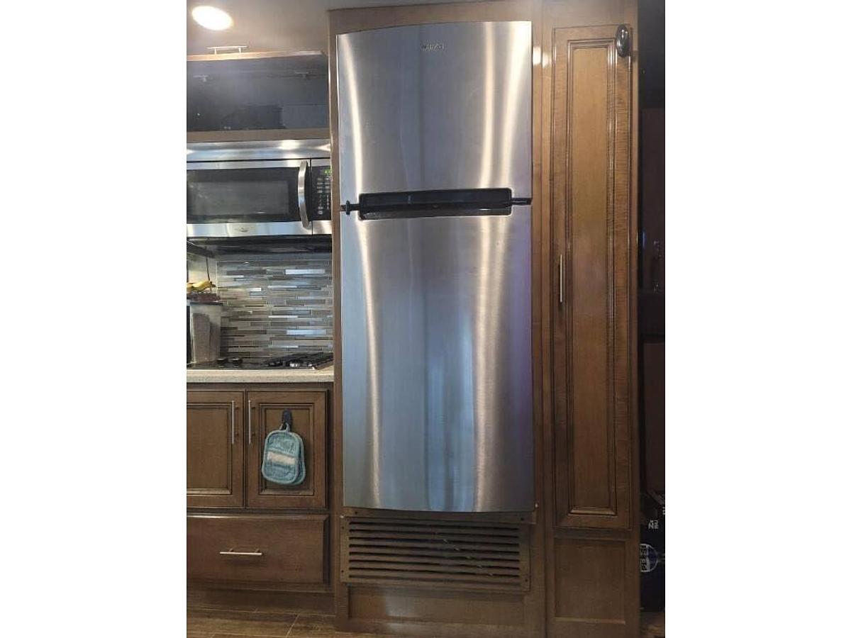 Used 2020 Thor Motor Coach Miramar 37.1 Class A Motorhome