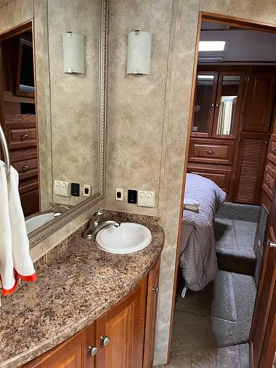 Used 2008 Gulf Stream Yellowstone Country Club Coach