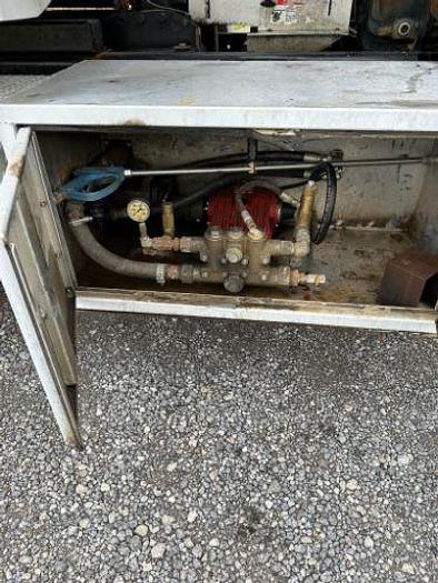 Used 2011 KENWORTH T800 Tank Truck