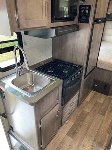 Used 2020 Winnebago Minnie Winnie 22R