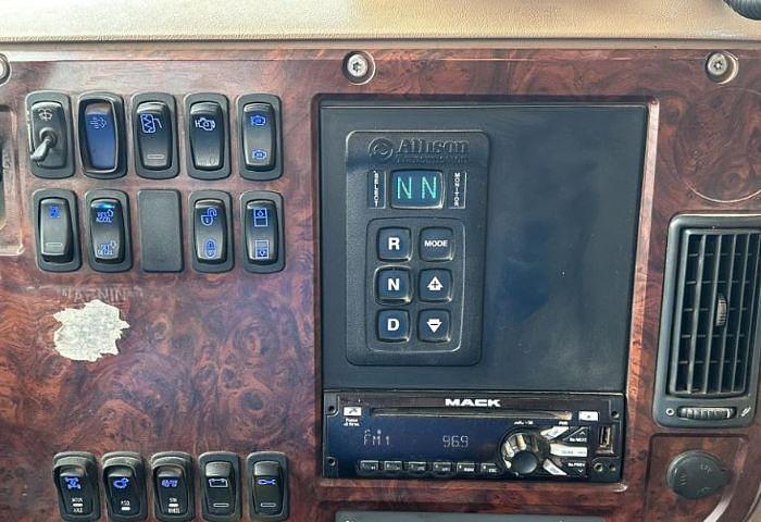 Used 2015 MACK GRANITE GU713