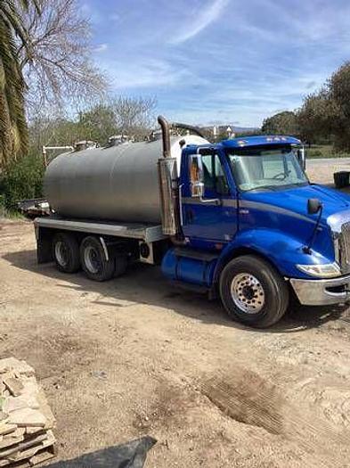 Used 2014 CASE IH 80 Barrel Vacuum Truck