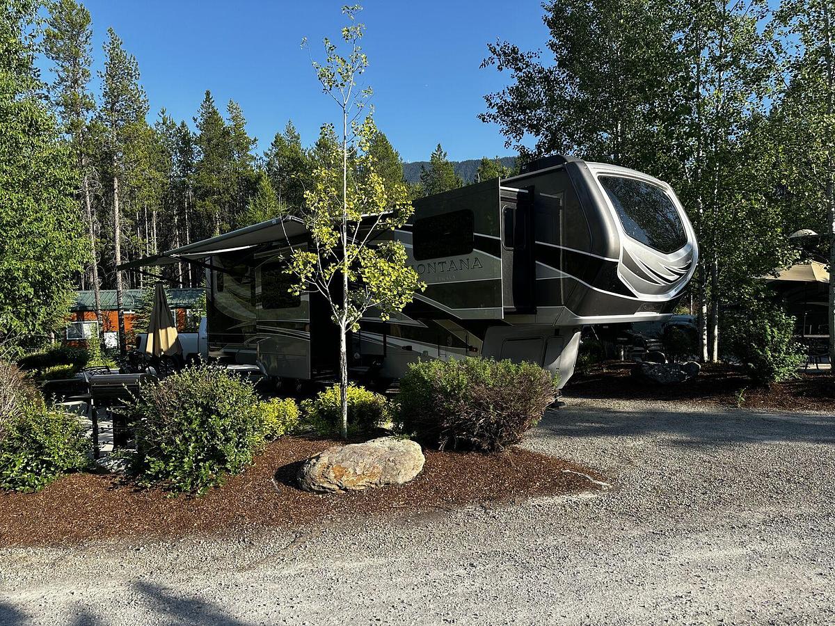 Used 2022 Keystone Montana Legacy 3761FL Fifth Wheel