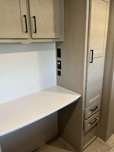 Used 2023 Palomino Columbus 379MB