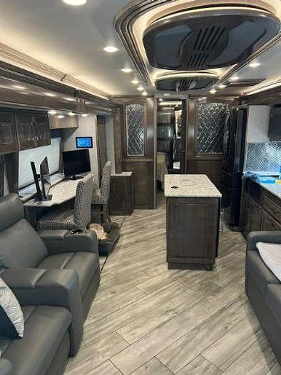 Used 2023 American Coach American Dream 45D