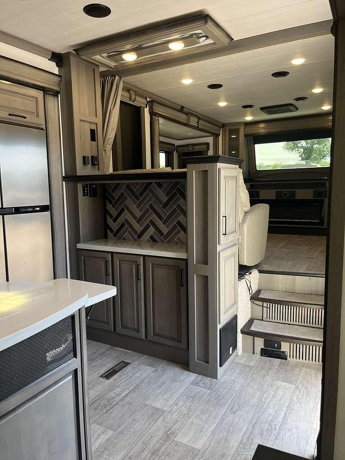 Used 2022 Keystone Montana 3761FL