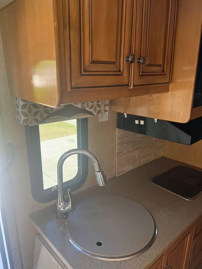 Used 2016 Thor Motor Coach Siesta Sprinter 24Sr Class C Motorhome