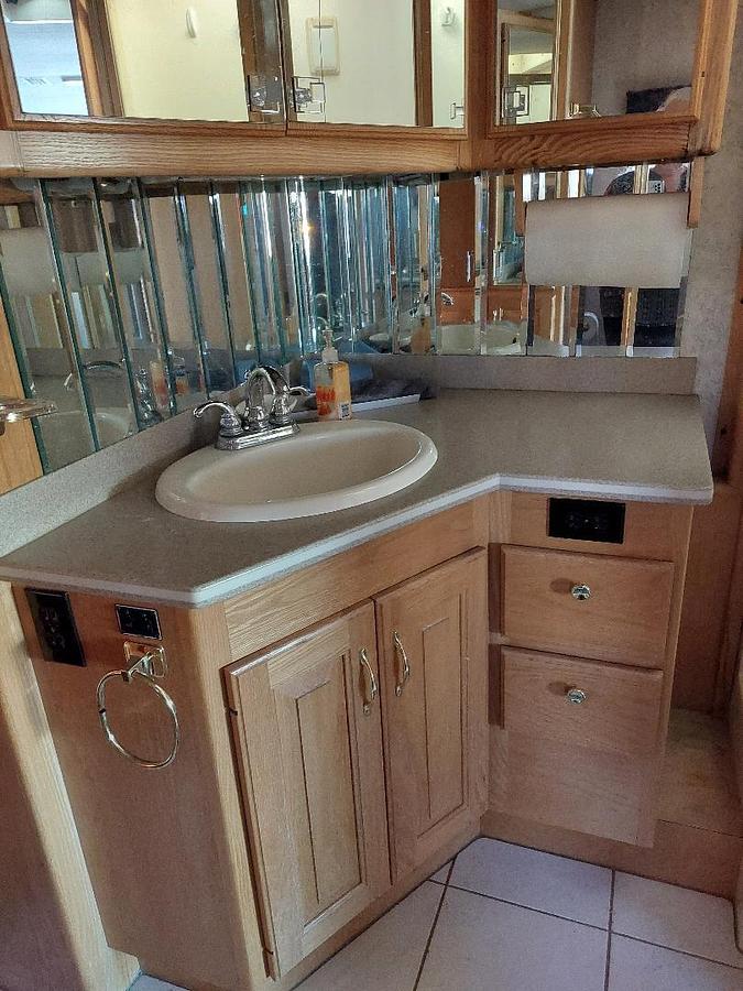 Used 1997 Country Coach Intrigue Class A Motorhome