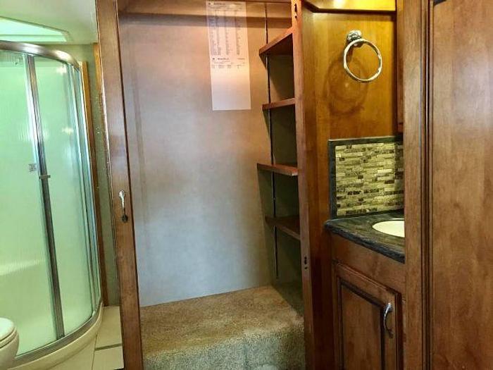 Used 2013 Monaco Knight 40DFT