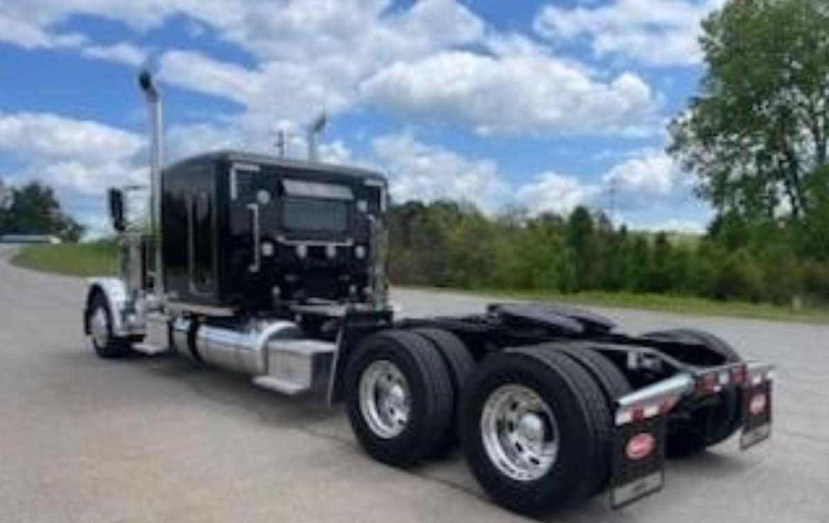 Used 2024 Peterbilt 389X Sleeper Semi Truck