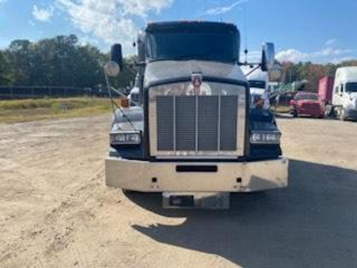 Used 2012 Kenworth T800 Sleeper Truck