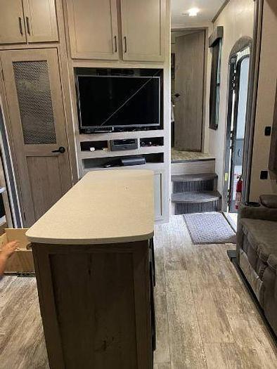 Used 2021 Keystone Carbon 348