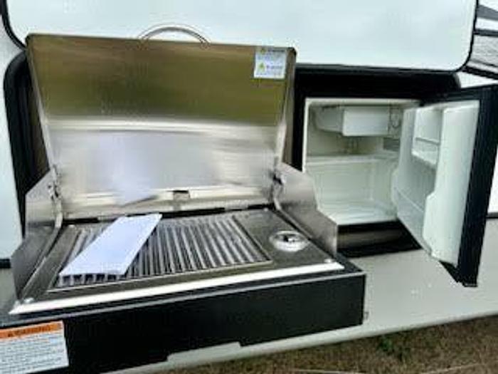 Used 2021 Keystone Cougar 364BHL