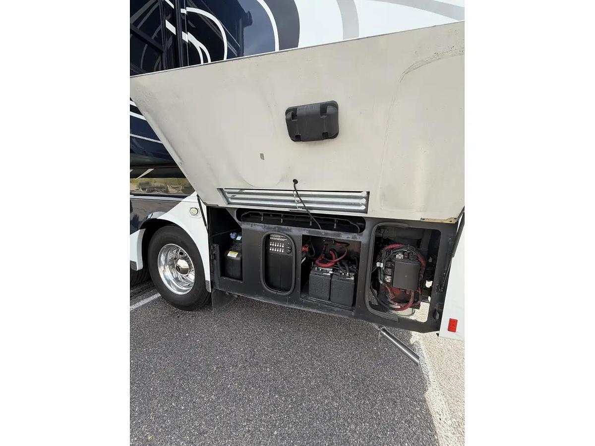 Used 2015 Winnebago Itasca Ellipse 42HD