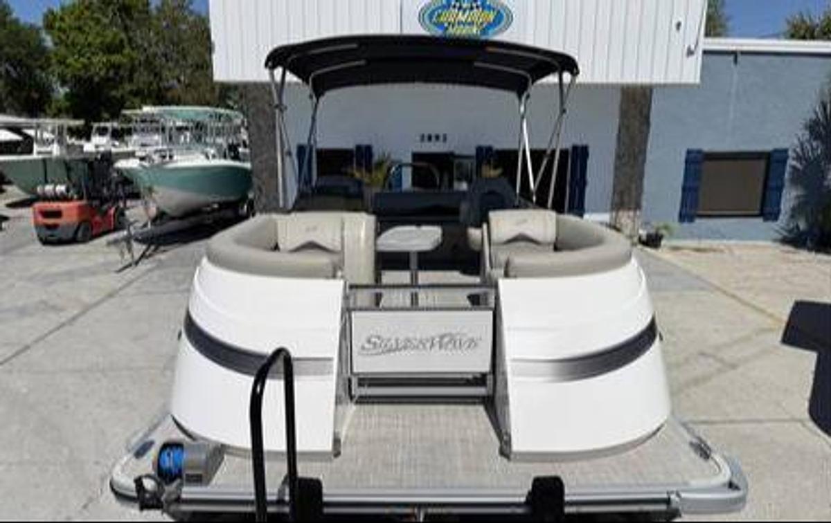 Used 2022 Tritoon Silver Wave 2210 JS