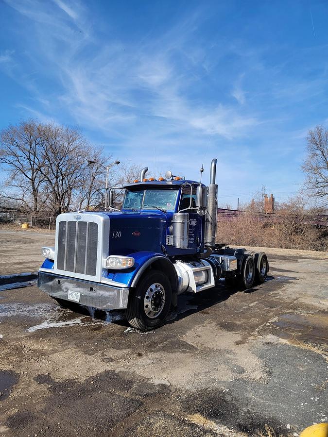 Used 2017 Peterbilt 389 Day Cab