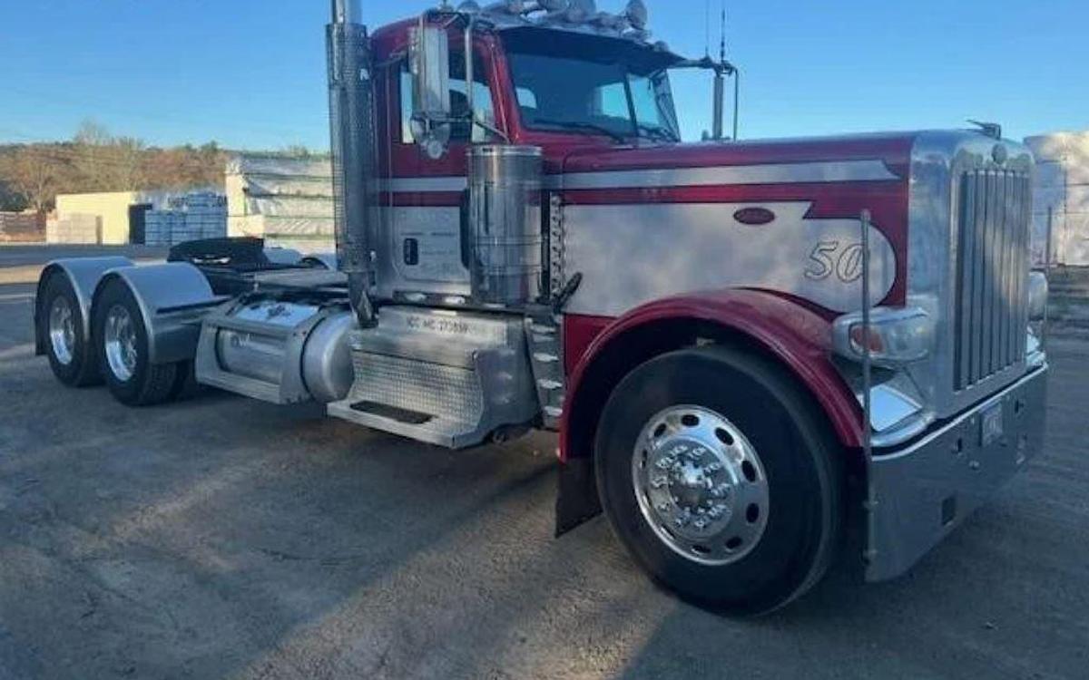 Used 2020 Peterbilt 389 Day Cab Semi Truck