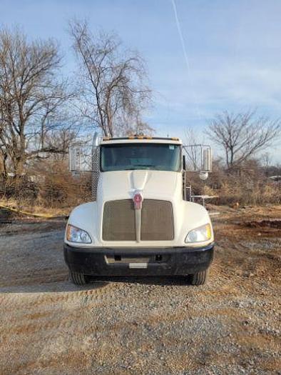 Used 2022 KENWORTH T270 TruVac Paradigm