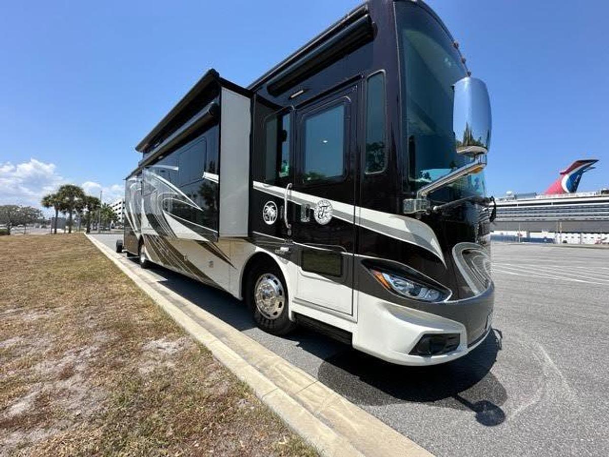 Used 2016 Tiffin Motorhomes Phaeton 40QBH Class A Motorhome