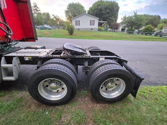 Used 2014 Mack Pinnacle Sleeper Truck