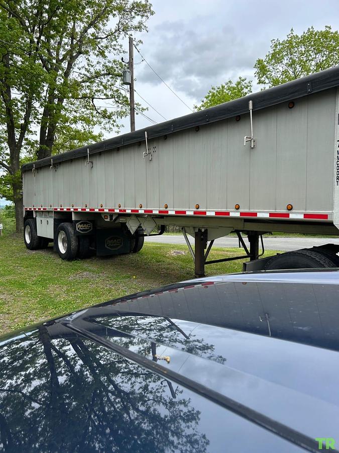 Used 2000 International 9900I Commercial Truck