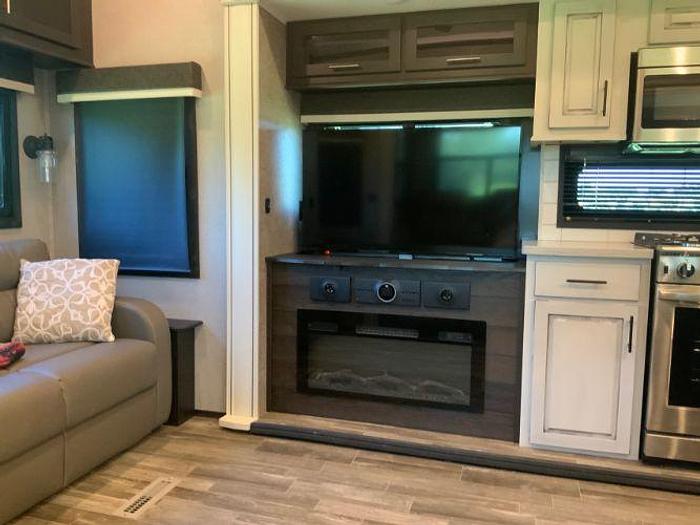 Used 2021 Jayco North Point 387FBTS