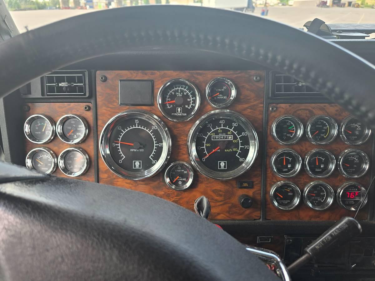 Used 2000 Kenworth W900 with 2015 53ft Utility Reefer Trailer